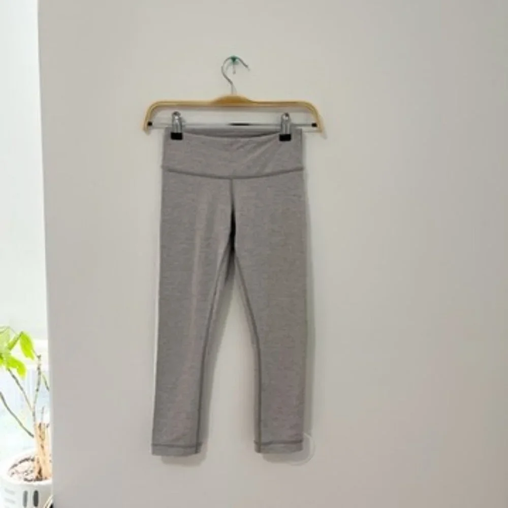 Lululemon Light Gray Wunder Under Crop Leggings Size 2